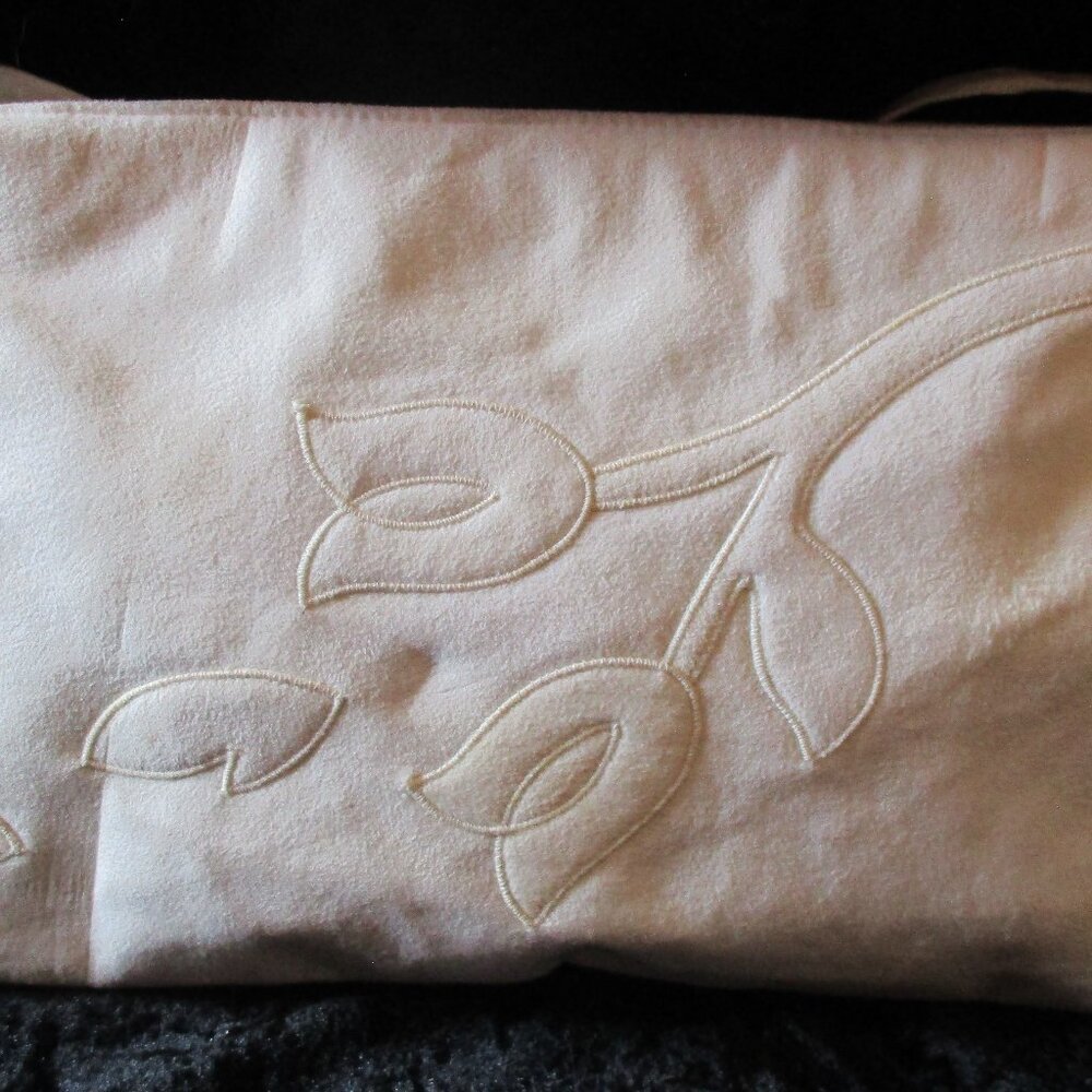 Vtg REVA Skinner Ultra Suede White w/Appliqued Tulips/Leaves Clutch Shoulder Bag